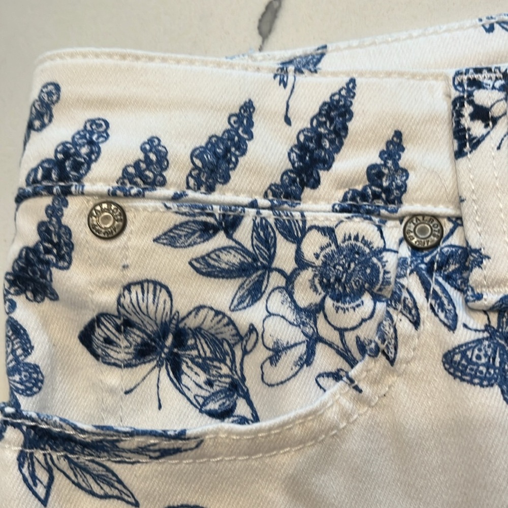 Talbots White and Blue Print Denim Jeans - Picture 8 of 10